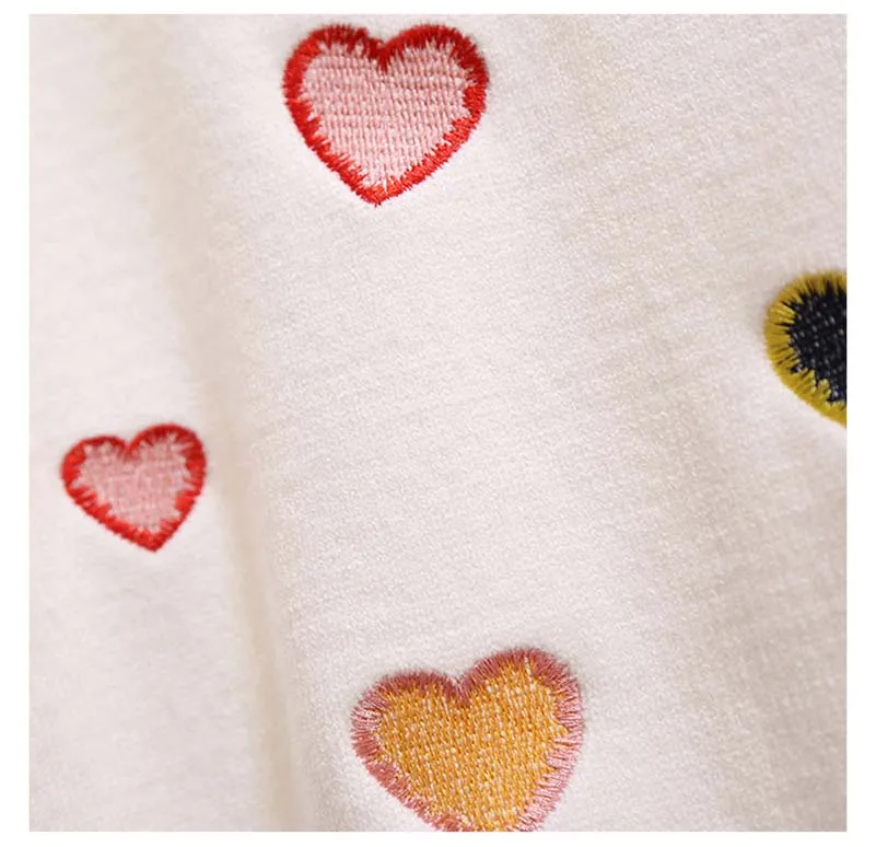 

2021 Color Exquisite Love Embroidery O-neck Pullover Kawaii Fashion Casual Sweater Embroidery Jumper Harajuku Women Sweater