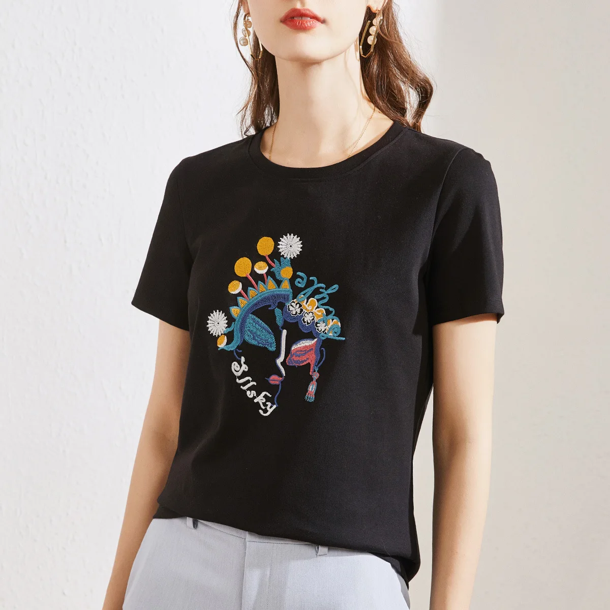 

2021 women's summer new short-sleeved national tide blouse ethnic style Peking Opera embroidery oversized T-shirt women's