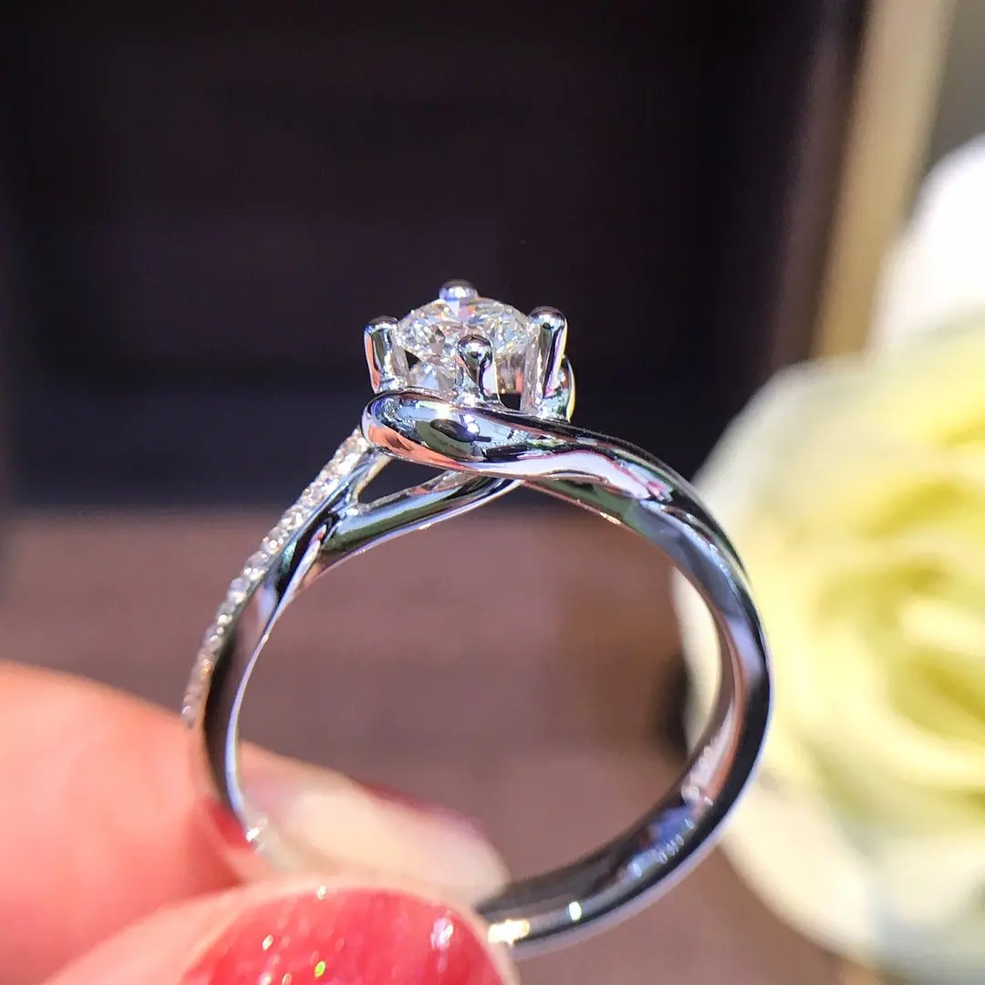 Рисунок 3 - Кольцо из чистого золота с натуральным бриллиантом