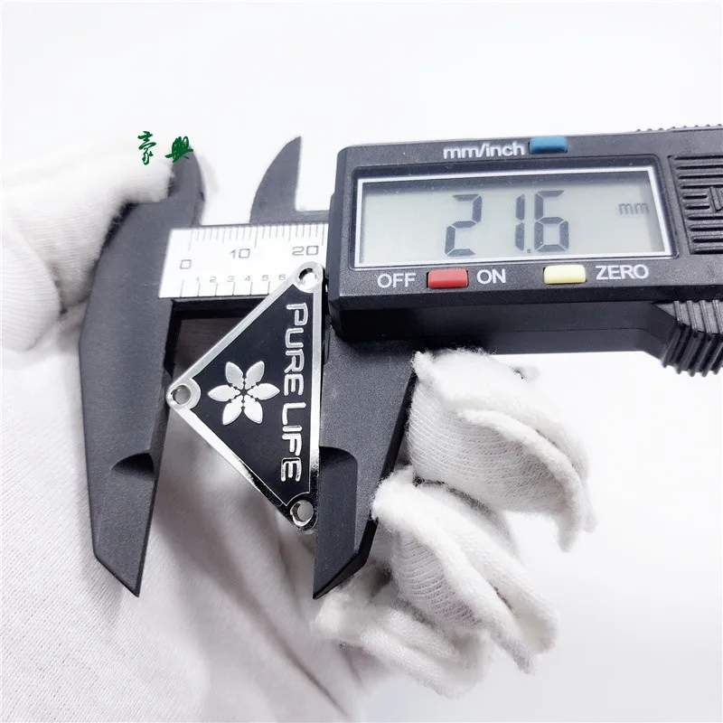 

Patches Triangular patch is used for handmade craft decoration of clothing iron piece on color sequin patch badge