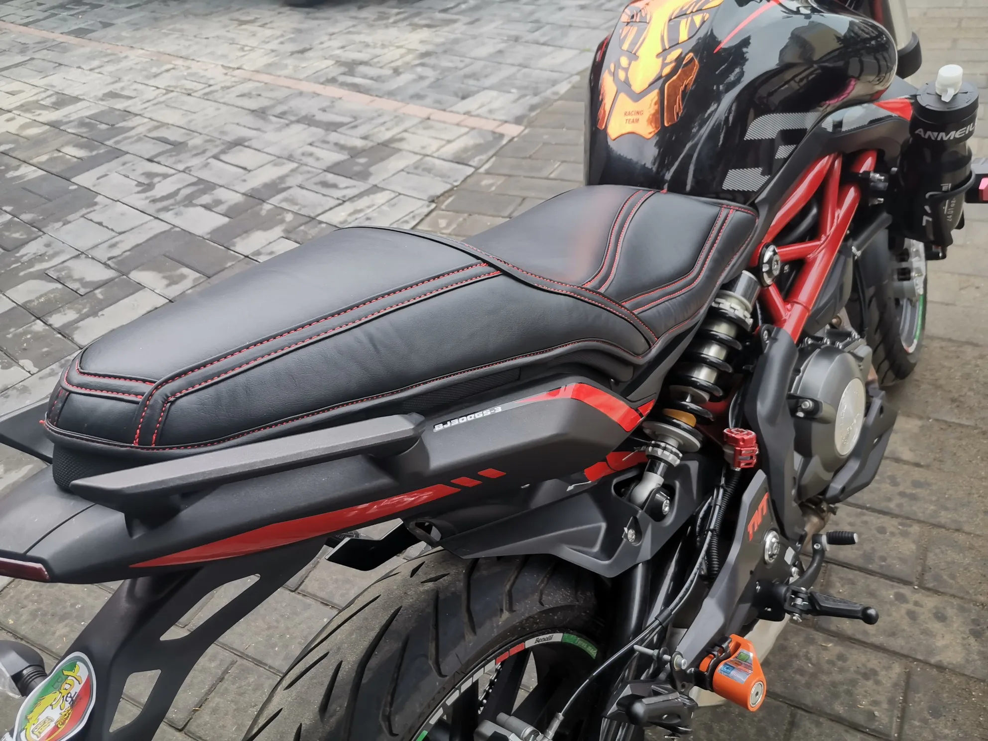 

Motorcycle Modified Seat Cover For Benelli 302 S Seat