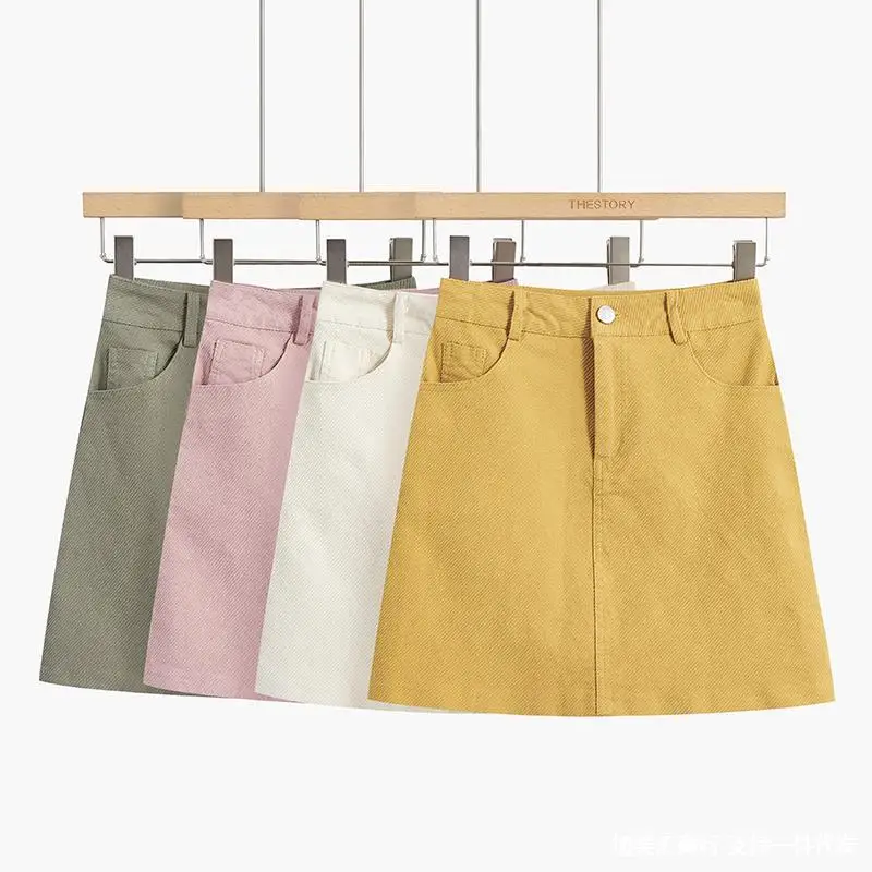 Женское джинсовое платье с завышенной талией однотонное короткое черное в стиле