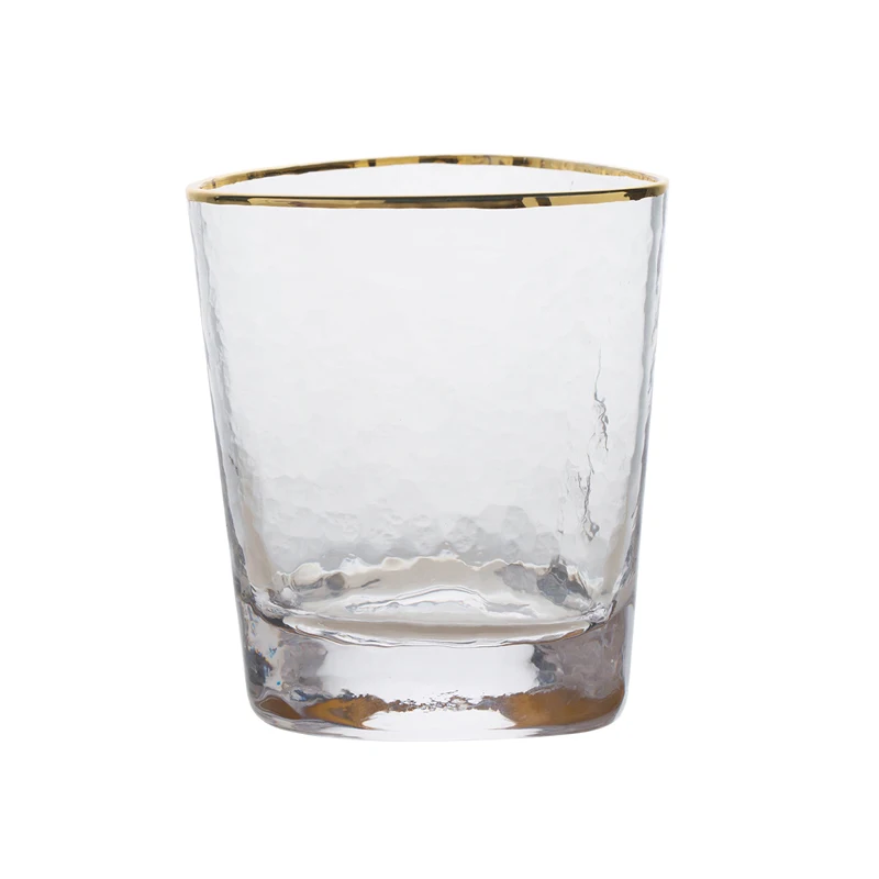 Европейский бокал для вина с неравномерным горлышком золотым ободком воды