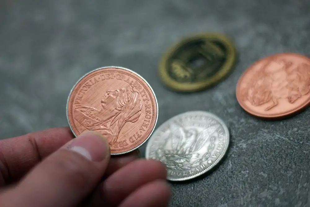 Медная Серебряная латунная транспозиция магии крупным планом/ТВ