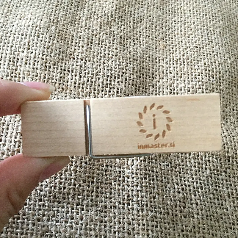 Usb флеш-накопитель с кленовым зажимом высокоскоростной накопитель реальной