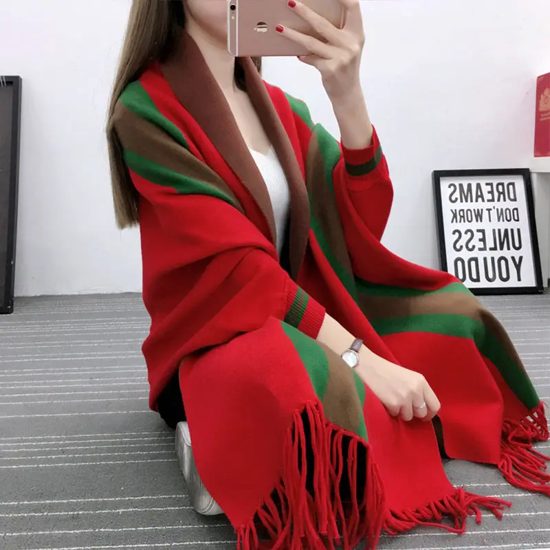 

Mid long Korean sweater women's fashion loose knit cardigan batshirt thickened Cape Cape cape coat new style in autumn