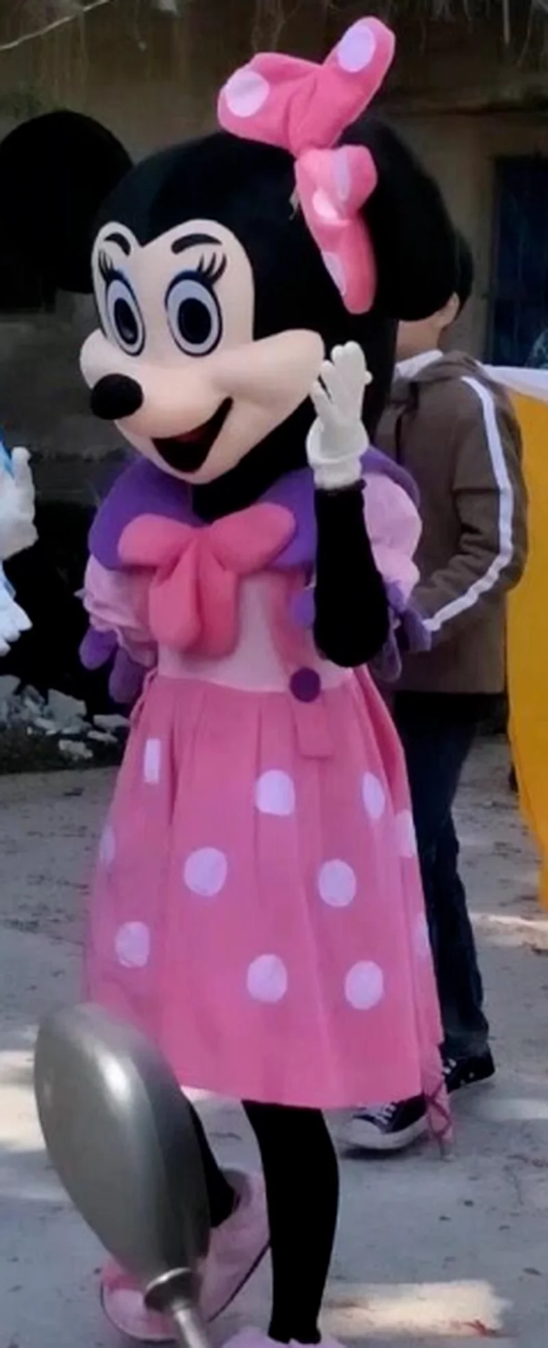 Костюм-талисман Минни Маус из мультфильма Дональд Дак
