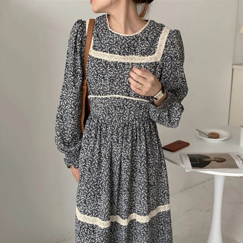 

Korean Chic French retro Round Neck Lace stitching slim high waist loose Long Floral Dress