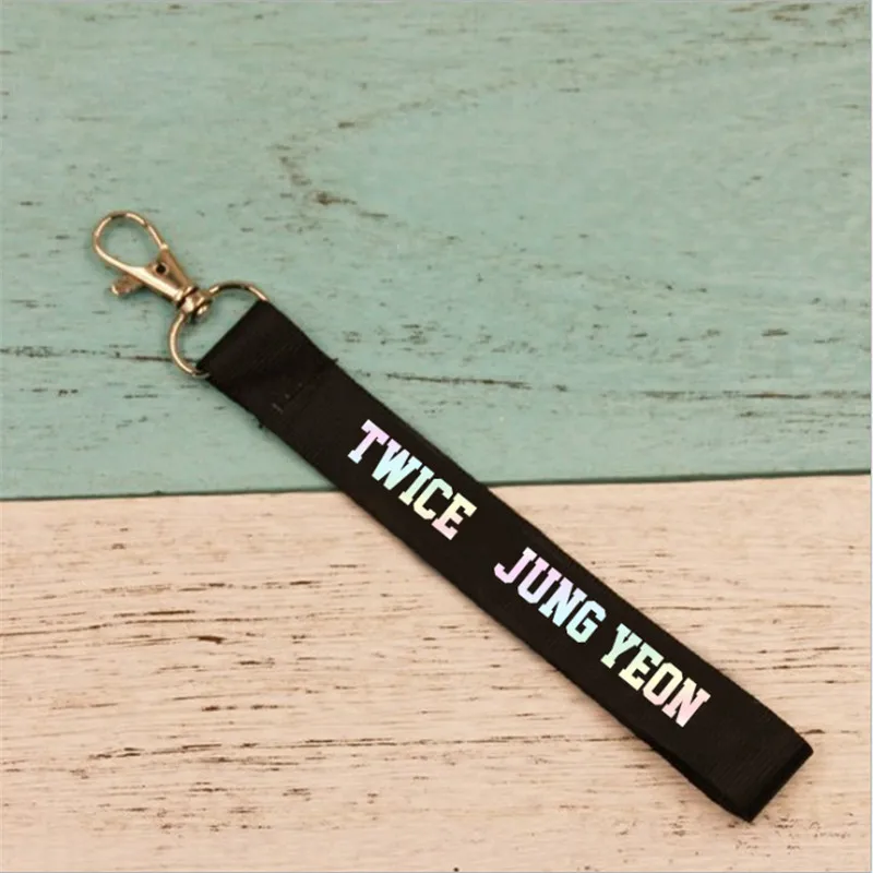 

Kpop TWICE New Album Nylon KeyChain Discoloration Name Key Chain Women Bag Car Jewelry Chaveiro Llaveros 18093