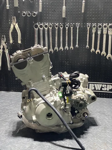 Двигатель NC300cc ZS177 в комплекте с двойной головкой распределительного вала и цилиндром 84 мм Двигатель Twincam Zohgshen 177 NC250 4 клапана