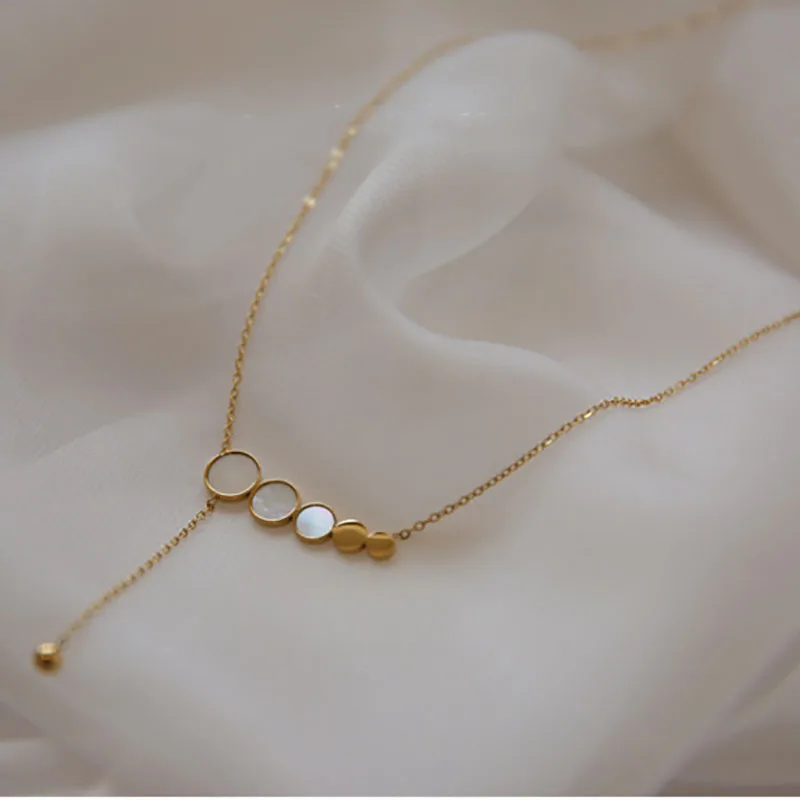 

Elegant Natural Monther of Pearl Small Circle Dots Tassel Pendant Necklace for Girl Minimalist Stainless Steel Gold Necklace