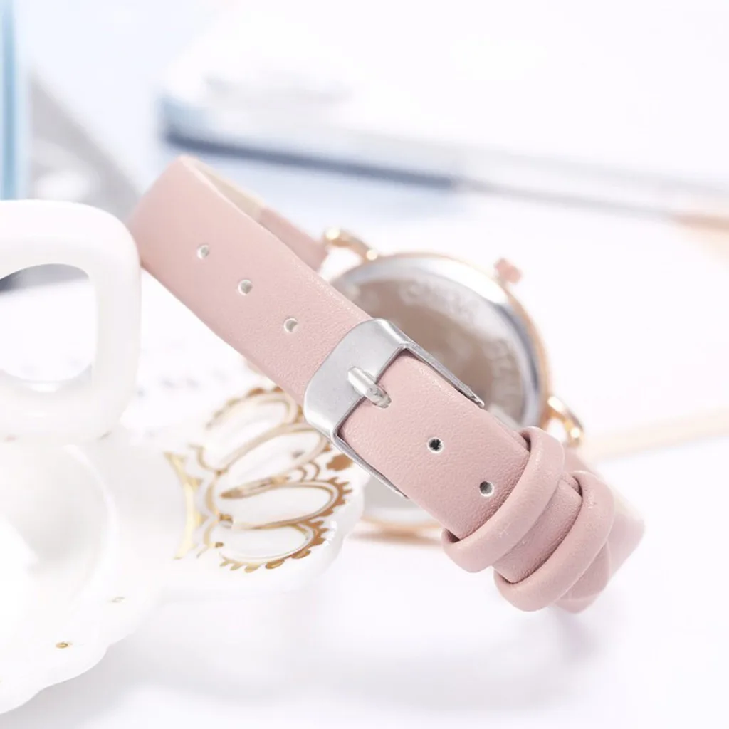 Модные женские часы наручные с тисненым цветком кожаным ремешком студенческие