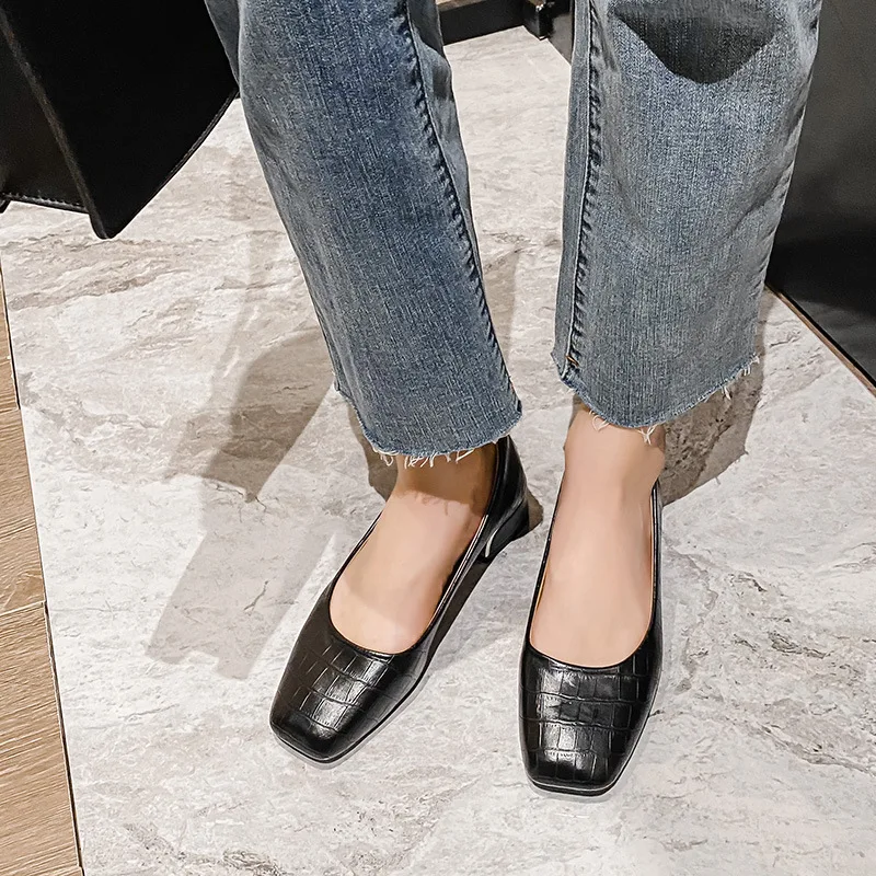 2022 Spring New Square Toe Shallow Mouth Shoes Women's Medium Thick Heel Soft Leather Bottom Stone Pattern Work Casual Shoes