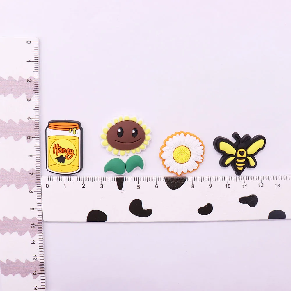 1Pcs Animals Bee Yellow Series OMG PVC Garden Shoe Charms Clog Decorations DIY Crocs Jibz Backpack Wristbands Kids Party Gift | Обувь