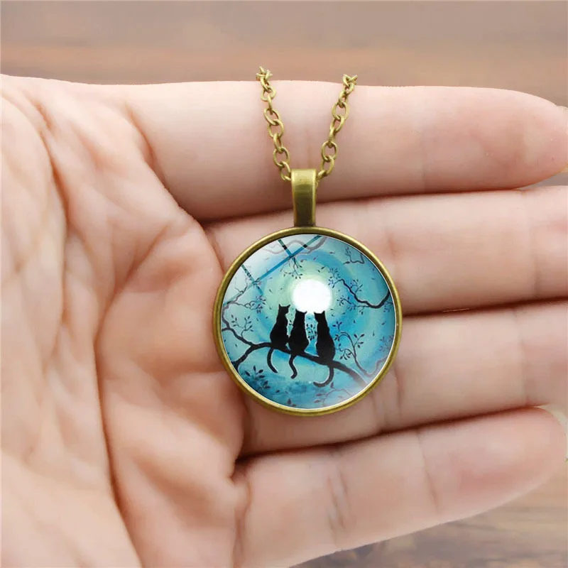 Cross-border hot sale black cat under the stars luminous time gem necklace alloy pendant European and American popular |