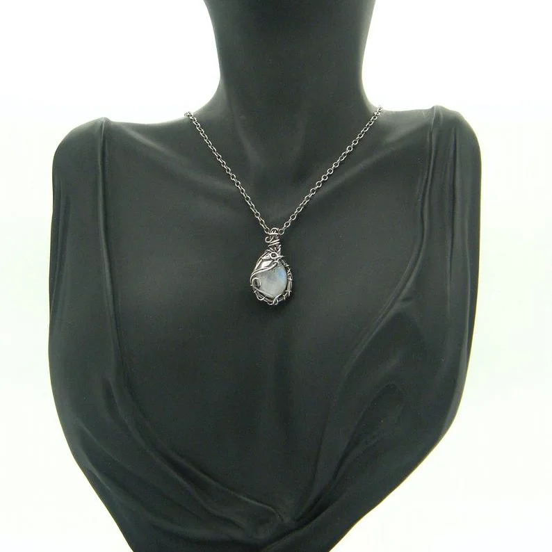 

Unique Women's Silver Color Pendant Necklace Moonstone Necklaces for Female Engagement Wedding Women Jewelry for her