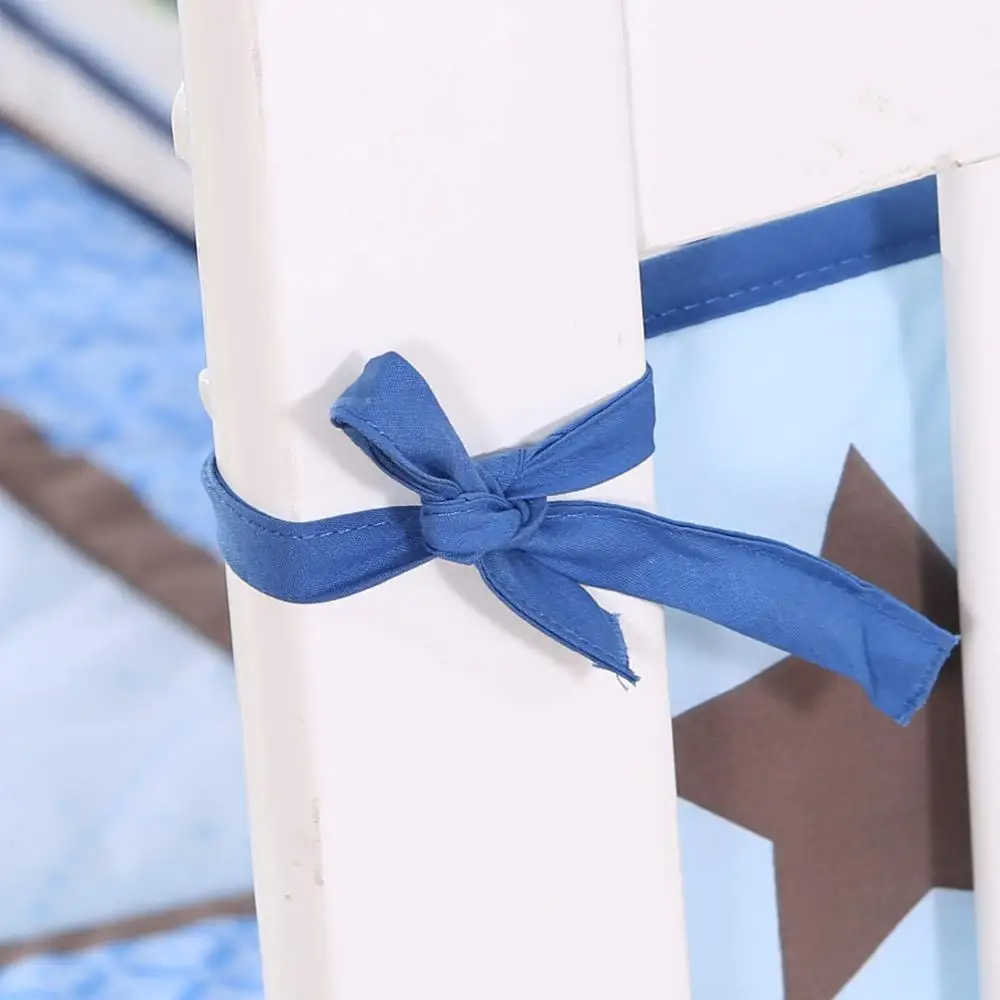 Комплект постельного белья для детской кроватки с вышивкой в виде звезд