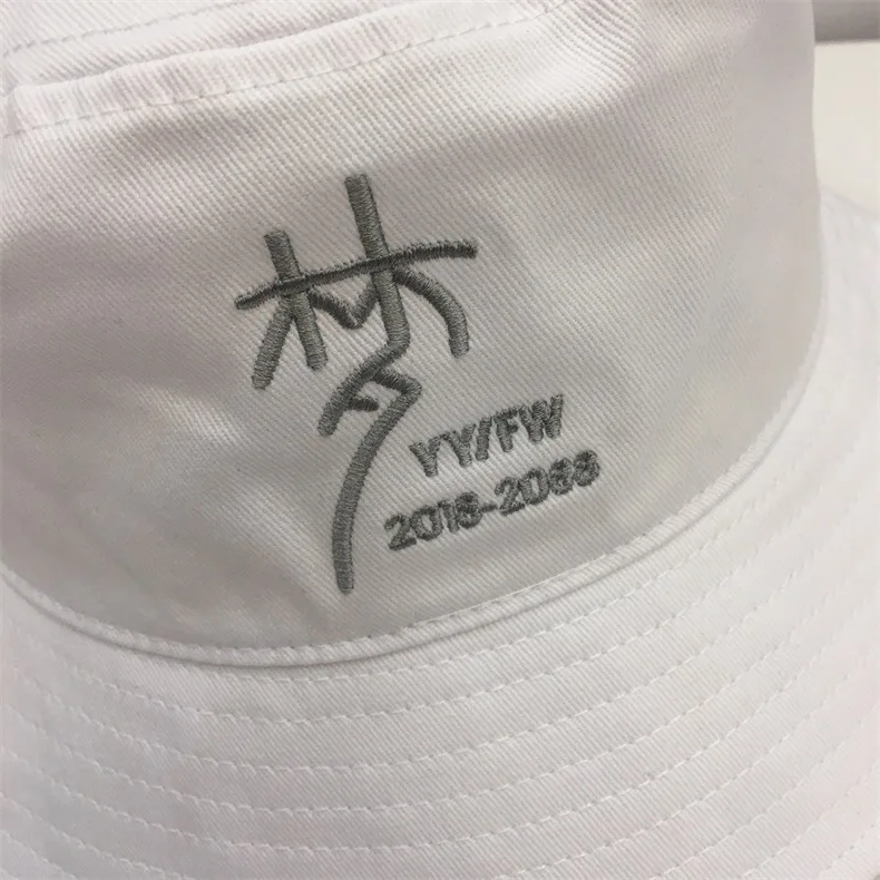 Панама с вышивкой и изображением китайского персонажа | Аксессуары для одежды