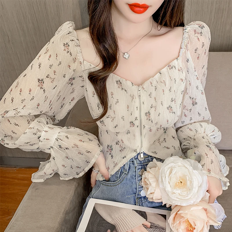 

COIGARSAM Shirt Womens Tops Autumn 2021 New Long Sleeve Chiffon Floral Print Pleated Women Shirts