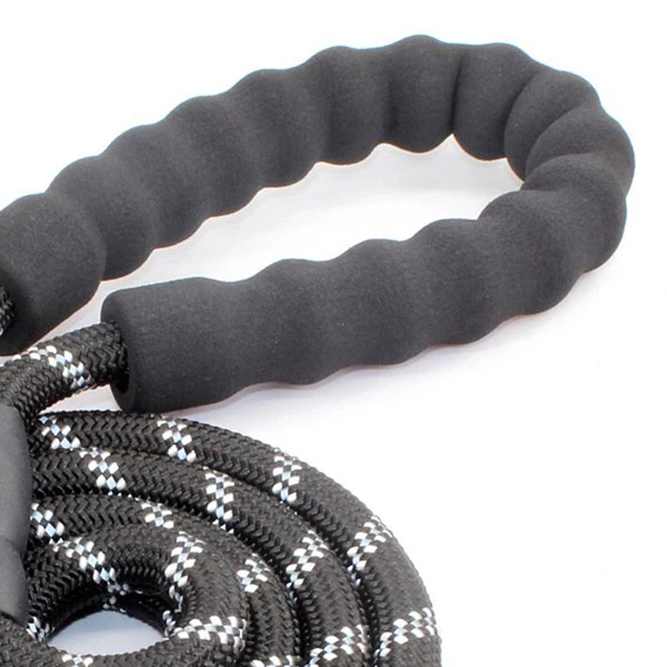 

5 Ft Strong Dog Leash Comfortable Padded Handle Highly Reflective Threads Medium Large Dogs Black