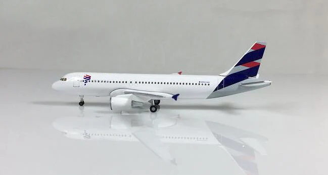 Редкое Специальное предложение 1:400 320 сплав самолет коллекция моделей