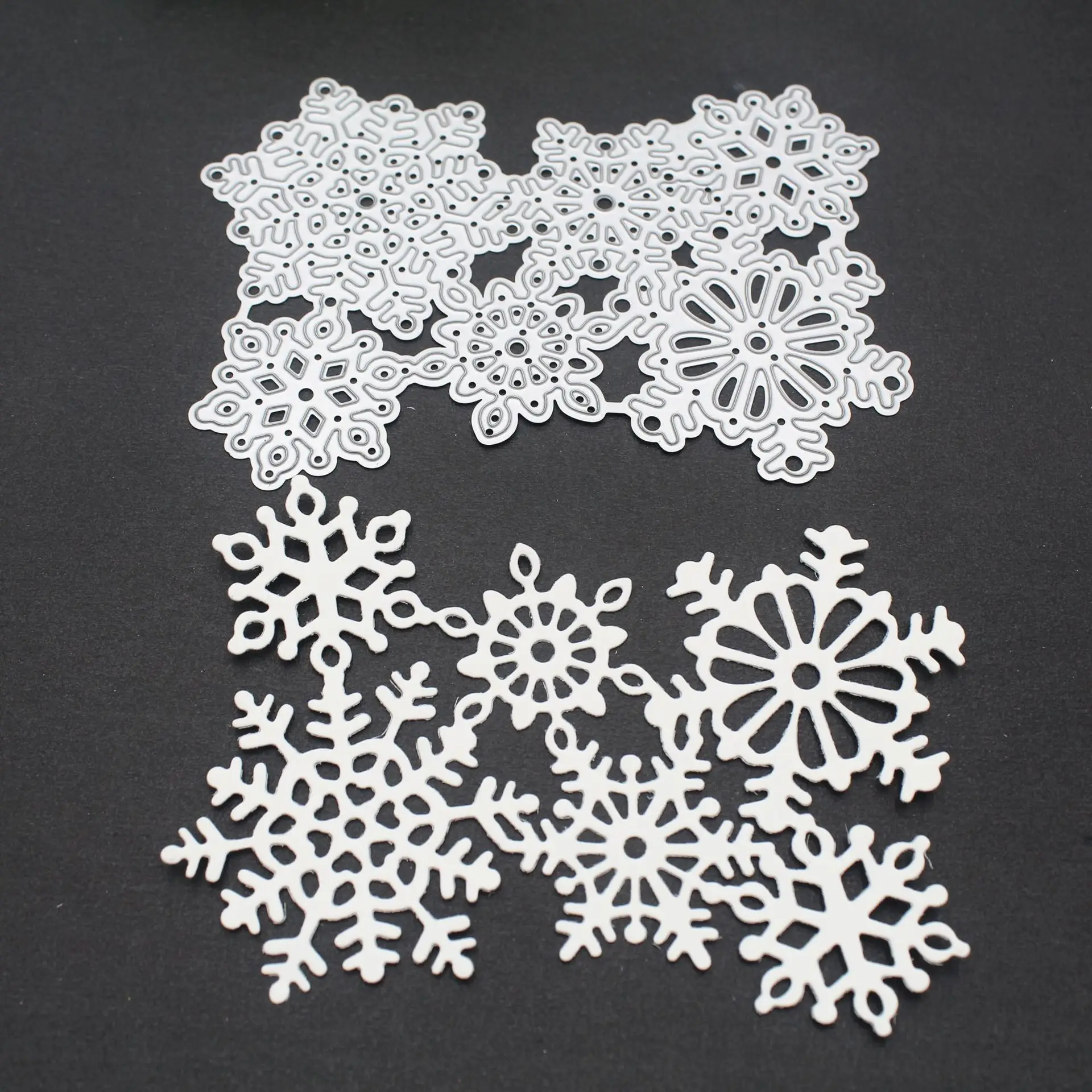

Snowflake Metal Cutting Dies Scrapbooking Photo Album Stencil Xmas DIY Craft Dies For Christmas Paper Card Cutting Dies Gift