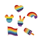 Брошь в виде флага Love is Love, креативная металлическая брошь в форме радужного сердца, пальца, ЛГБТ-дизайна, Ювелирное Украшение на лацкан для геев, лесбиянок, прайдов