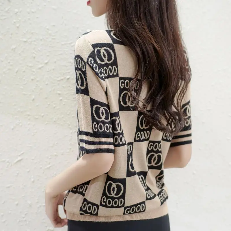 

Early autumn new loose large size niche design short sleeve half high collar sweater