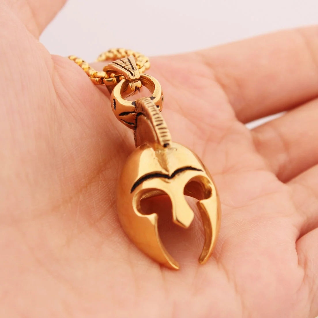 

Charm Gold Stainless Steel Pendant Men's Necklace Chain Spartan Helmet Mask Pendant Jewelry
