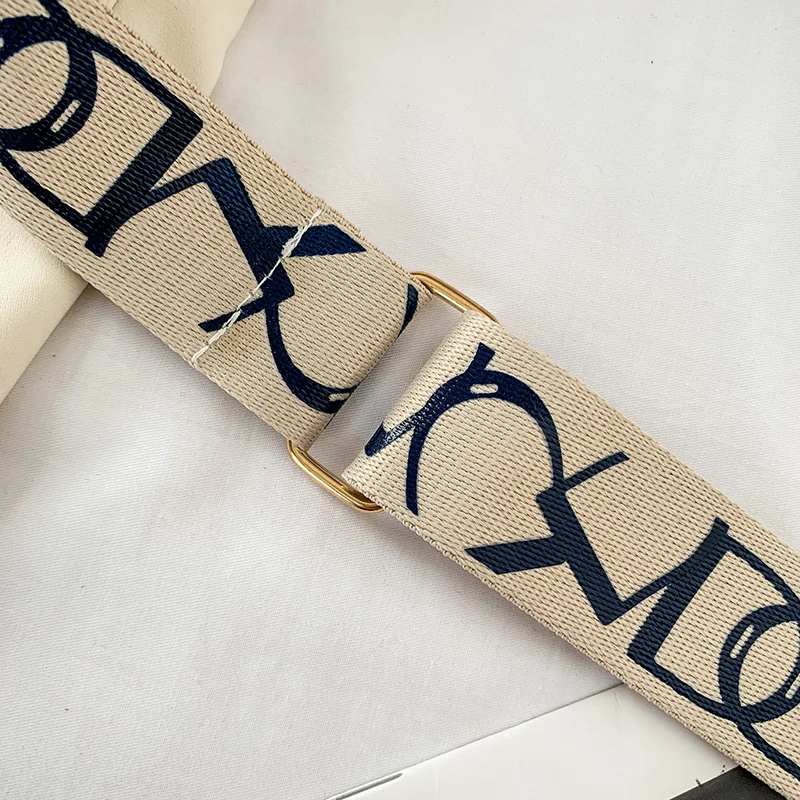 

2021 spring and summer new shoulder bag fashion chain bag lady messenger bag texture small square bag mobile phone bag