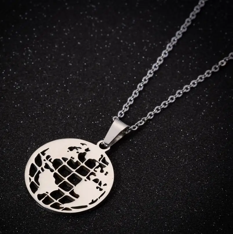 

Simple and Refined World Map Necklace Gift For Women Hollow Earth Heart Long Link Chain Pendants Necklaces Travel Jewelry