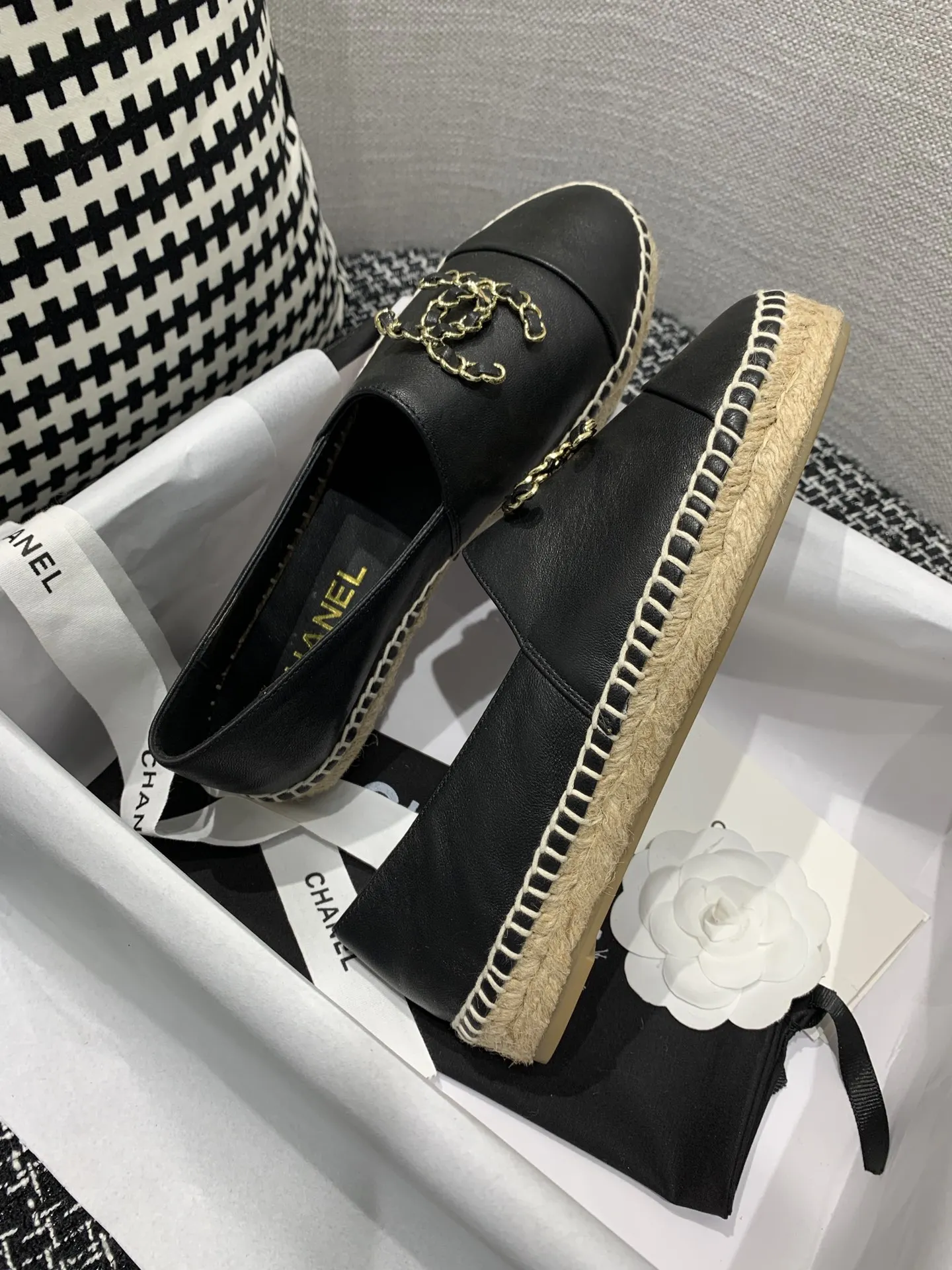 

2021 new high quality luxury brand CC11 designer fashion ladies shoes ladies casual shoes comfortable sports shoes