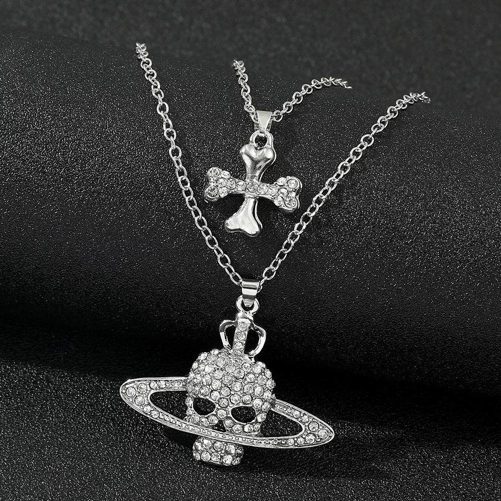 

Fashion Rhinestone Skull Cross Saturn Silver Color Metal Necklace Retro Punk Women Men's Party Pendant Jewelry Accessories Gift
