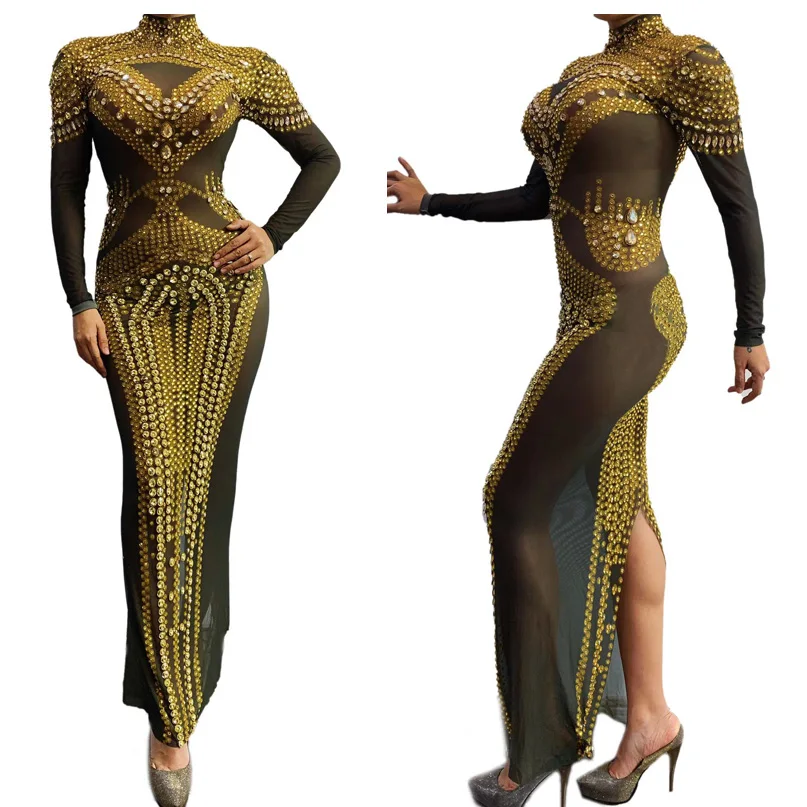 Женское вечернее платье длинное золотистое со стразами