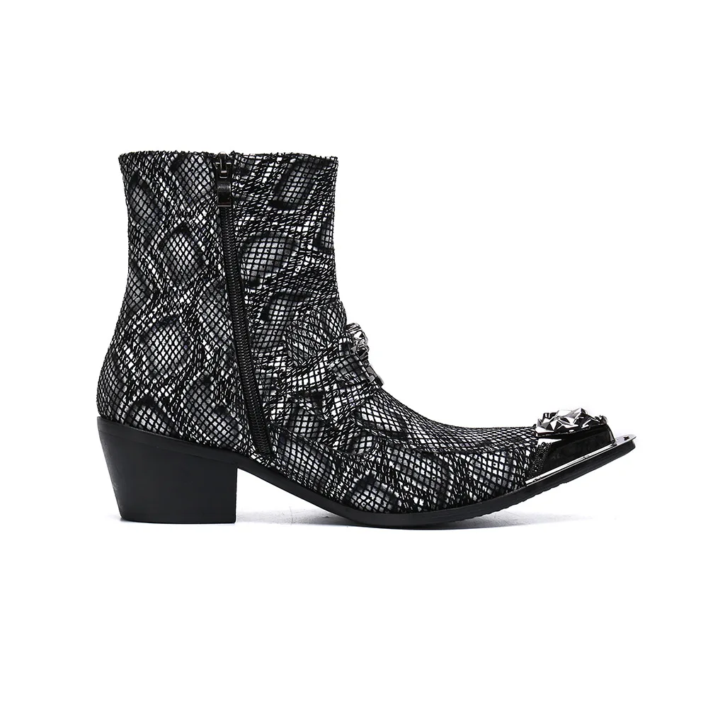

2019 men's boots carved boots spring and autumn Short Boots Men's Korean fashion carved high top boots summer