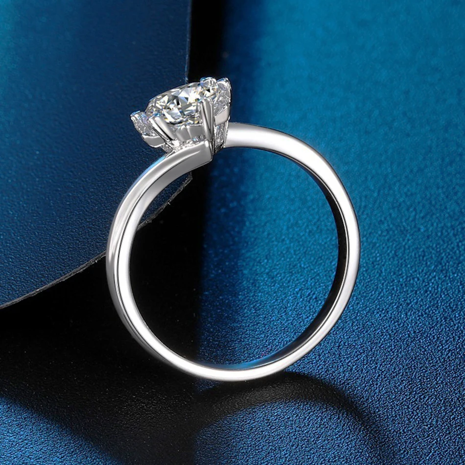 Женское кольцо с муассанитом эксклюзивный дизайнерский комплект из серебра 925
