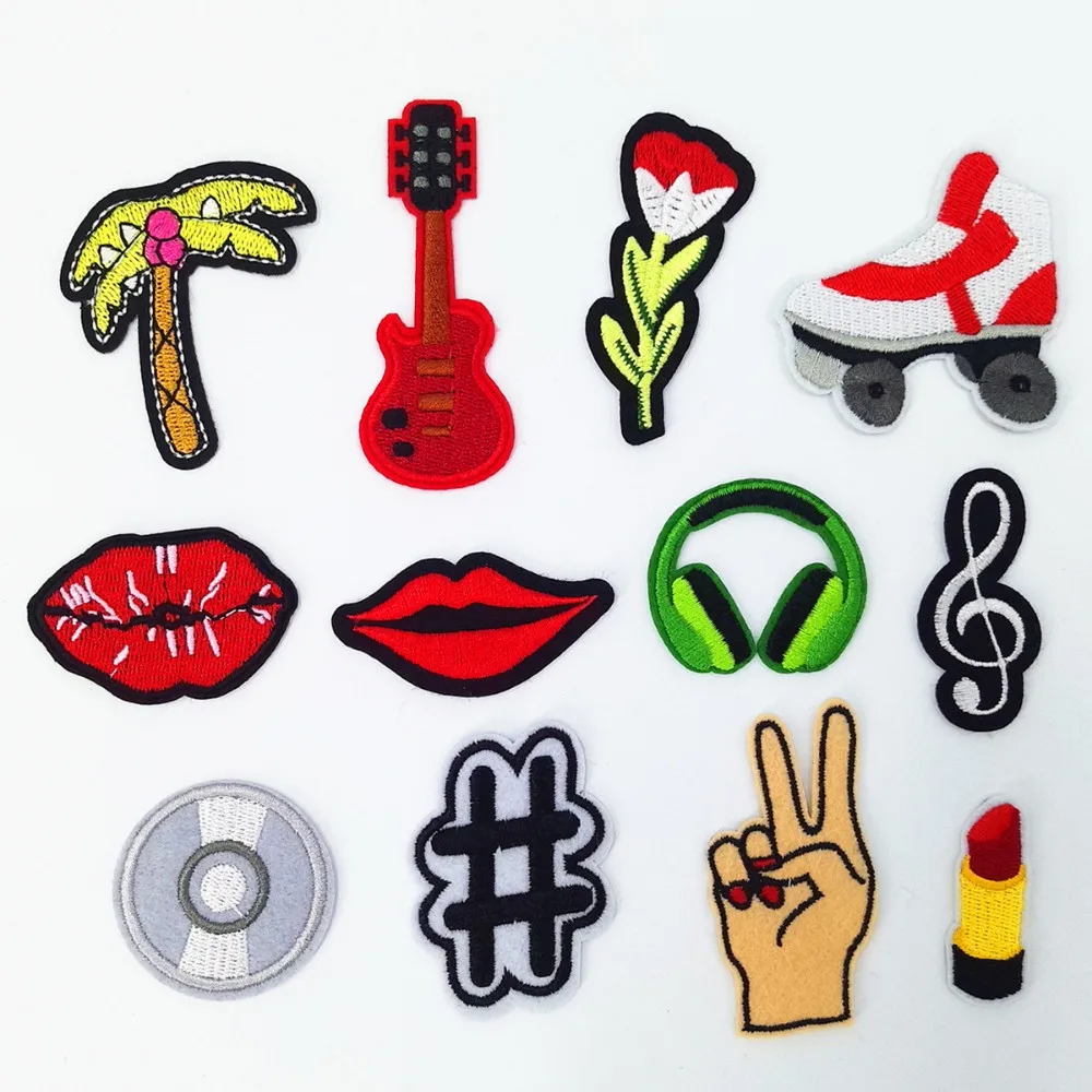 

1PCS Guitar Green headphones Sexy lips Symbol Patches Badge Embroidered Iron On Patch for Clothes Appliques DIY Accessories