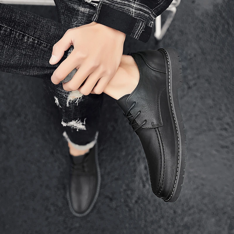 

Autumn Men Martens Shoes lace up oxfords Brogue Casual Shoes outdoor breathable Men Leather Shoes Work Business Casual Sneakers