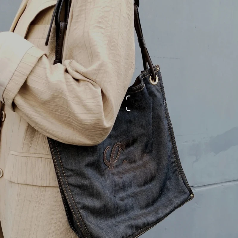 

2021 New Vintage Bag Canvas Stitching Leather Large Capacity Underarm Shoulder Bag Casual Versatile Handheld Commuter Tote Women