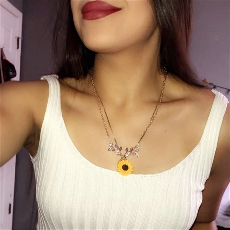 5PCS/Set Necklace Earring Bracelet Ring Set Women Fashion Jewelry Accessories Sunflower Jewelry Gifts Charm Pendant Necklaces