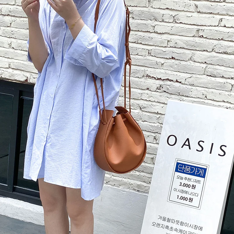 Сумка тоут на плечо женская из экокожи дизайнерский саквояж роскошный