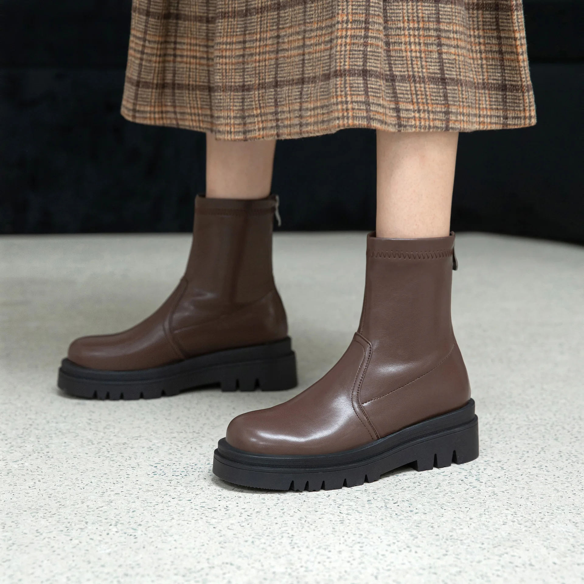 

Женские ботинки на молнии, на плоской подошве, с круглым носком