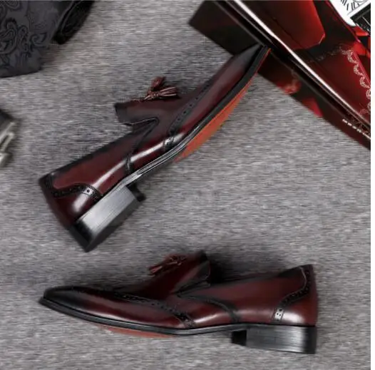 Новинка Мужские модельные туфли из воловьей кожи с кисточками и перфорацией