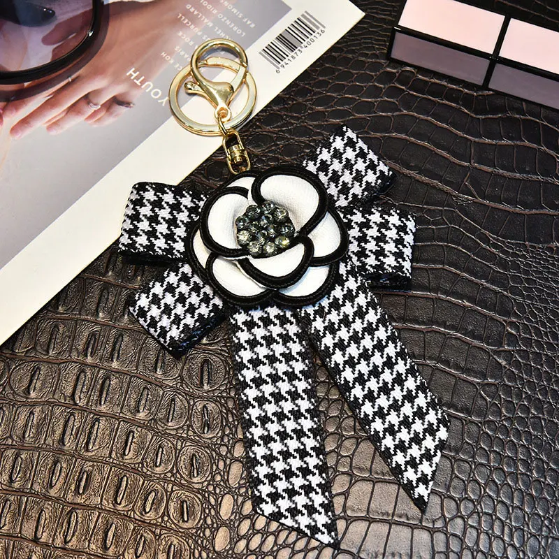 Черный белый брелок Стразы в форме сердца плюшевый для автомобильных ключей