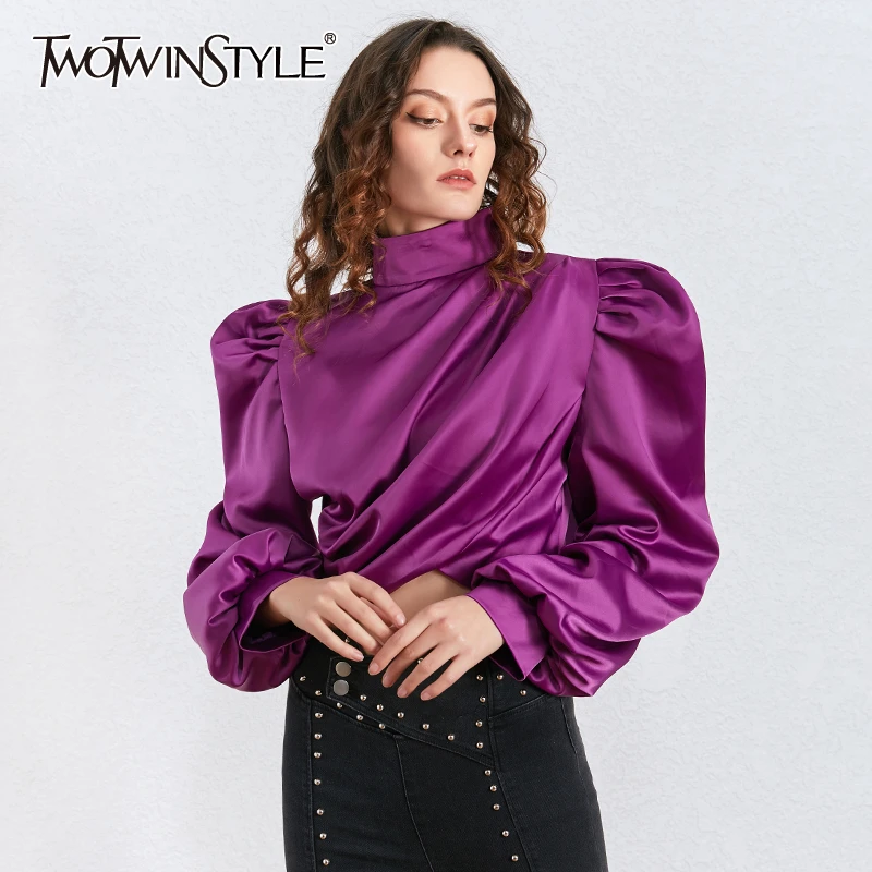 Женская Асимметричная блузка TWOTWINSTYLE белая с высоким воротником длинными
