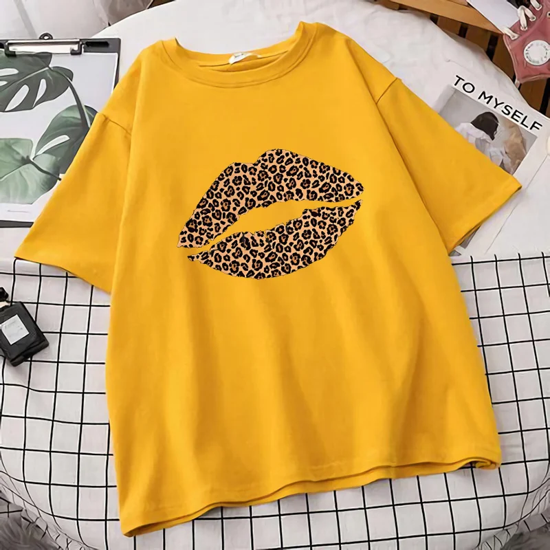 

Модная забавная женская футболка с леопардовым принтом губ, хлопковый Свободный Топ с коротким рукавом, Новинка лета 2021, женская черная сво...