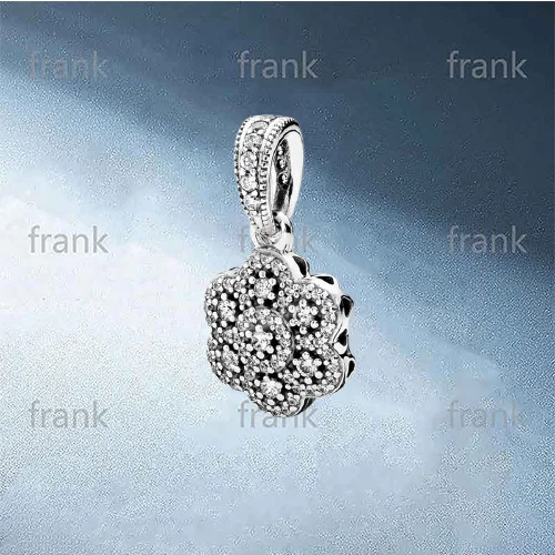 

Fashionable and exquisite petal Sterling Silver Pendant for ladies