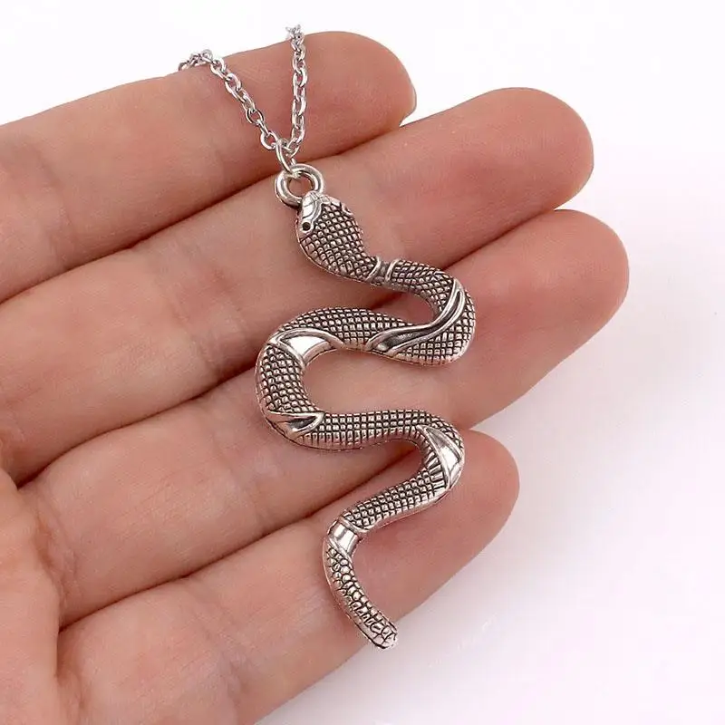 

Snake Necklace Animal Dangle For Women Pendant Minimalist Style Trendy Female Birthday Jewelry Gift Party serpent Gold stainless