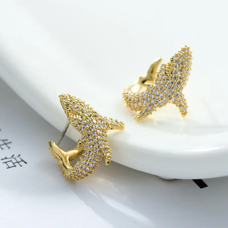 Модные дизайнерские украшения маленькие серьги гвоздики в виде акулы с микро