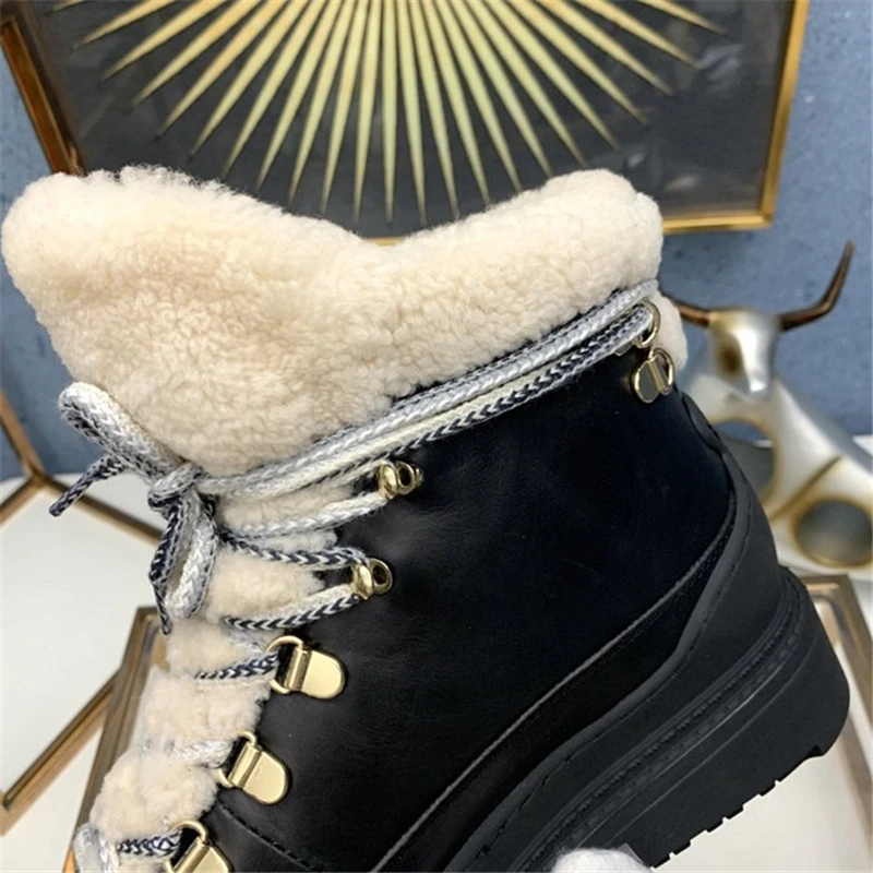 

Luxury Deisgn Women Boots platform Snow Shoes Women Snow Boots Platform Warm Ankle Winter Boots Thick Fur Heels Botas Mujer 2021
